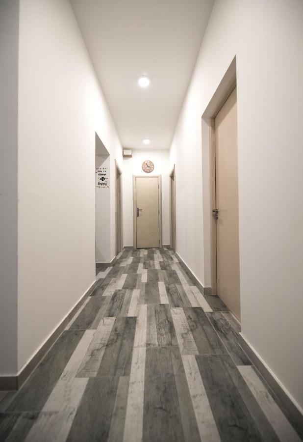Hostel Evropa Никшич Экстерьер фото
