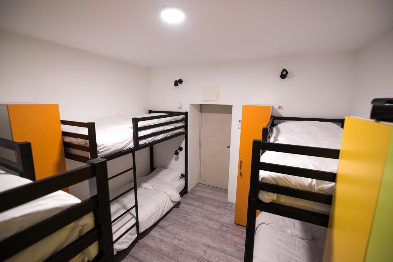 Hostel Evropa Никшич Экстерьер фото