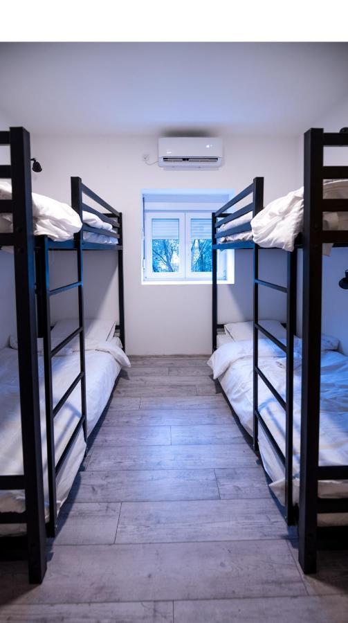 Hostel Evropa Никшич Экстерьер фото